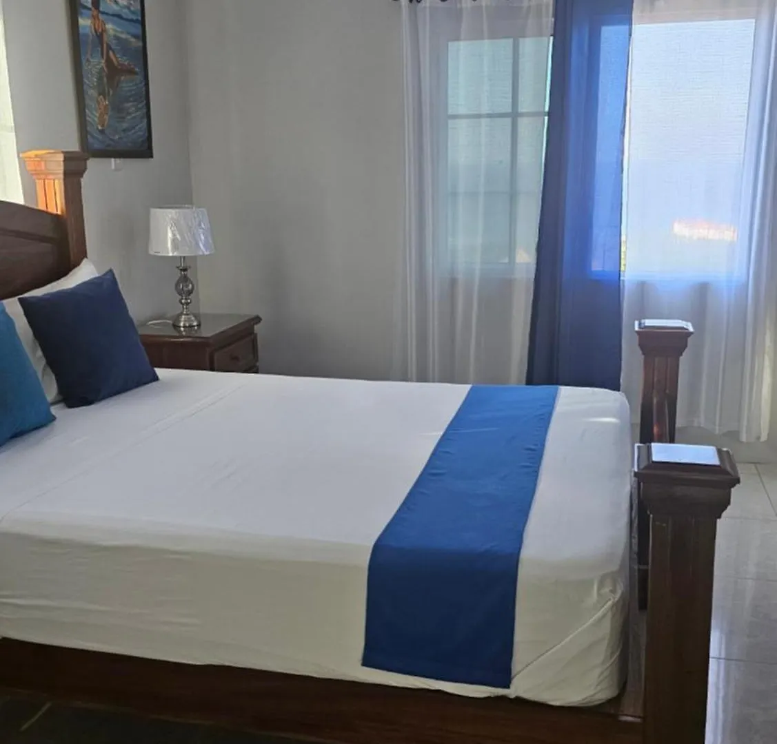 Sophia'S Ocean View Runaway Bay Belleair 0*,